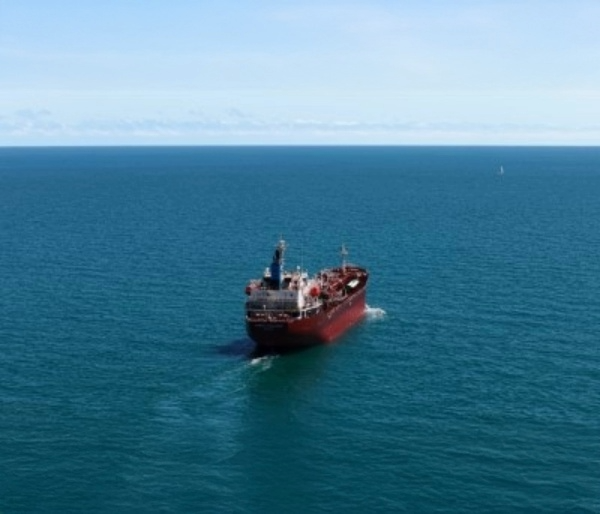 PPG SIGMAGLIDE 2390 coating featured in "Ocean Titans" series